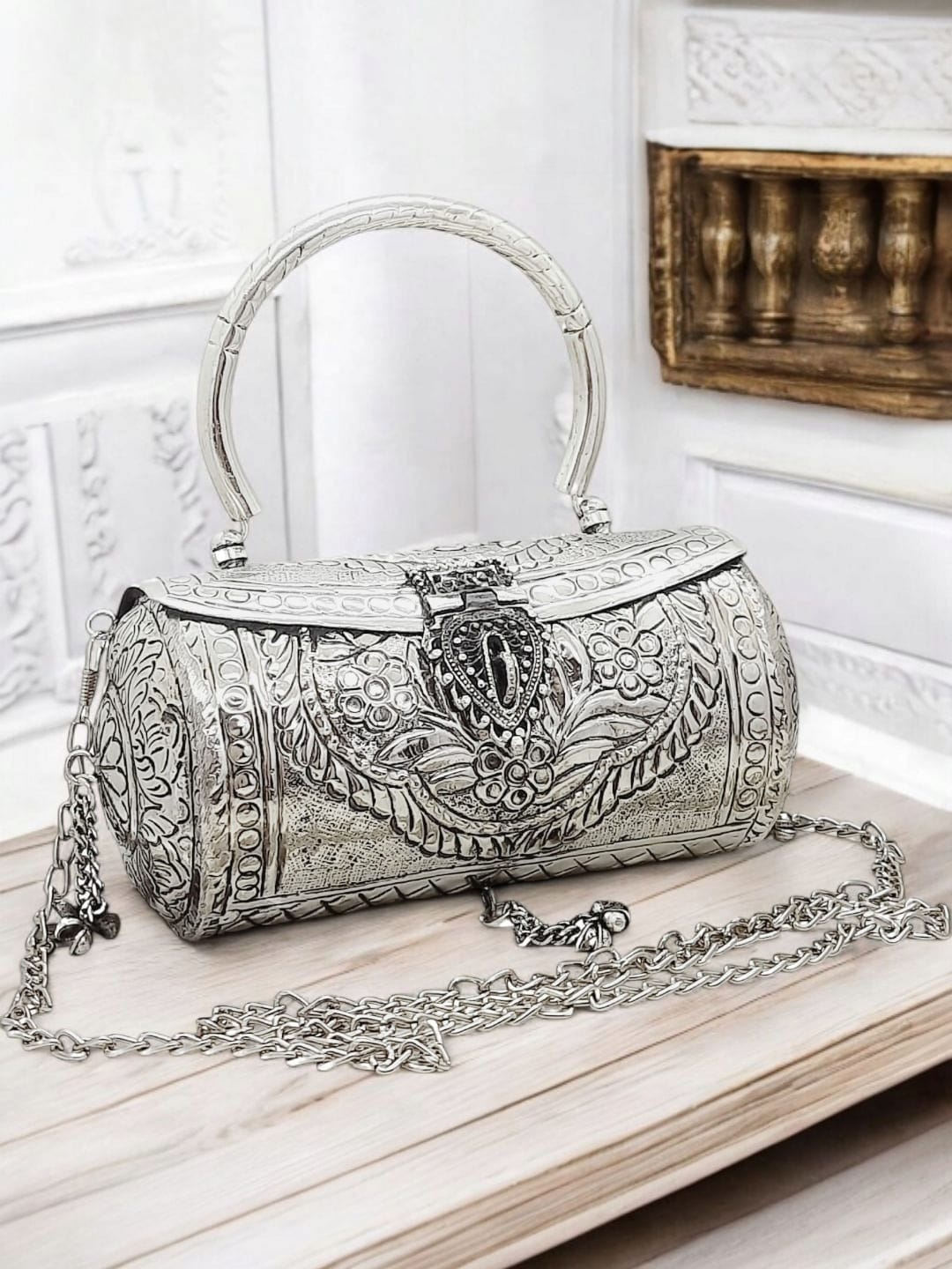 Trend Overseas Silver Women's Brass Metal Vintage Handmade Hand Clutch Sling Bag