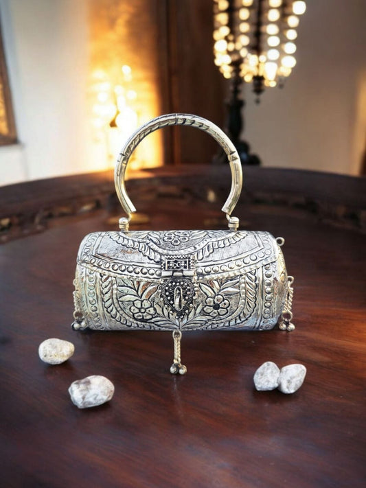 Trend Overseas Silver Women's Brass Metal Vintage Handmade Hand Clutch Sling Bag