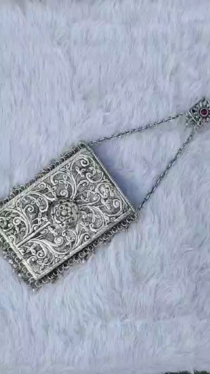 Trend Overseas Silver Metal bag Mobile Cellphone Holder Phone Pouch Cover and Sari Hook for Women Saree Clutch
